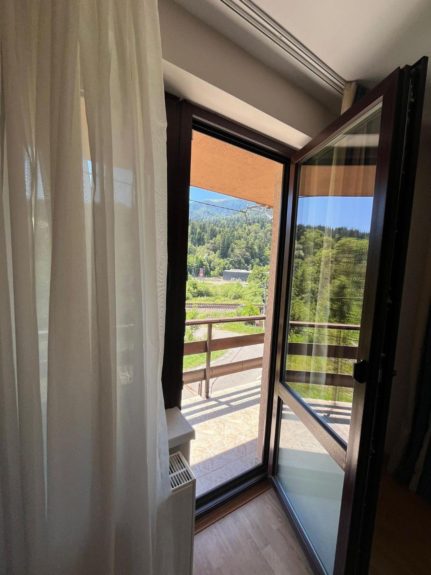 Pensiunea Roua Sinaia Exteriér fotografie